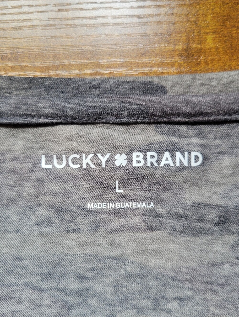 Lucky Brand Short Sleeve T-Shirt V-Neck Camouflage Print Gray Women's Large - Picture 5 of 7